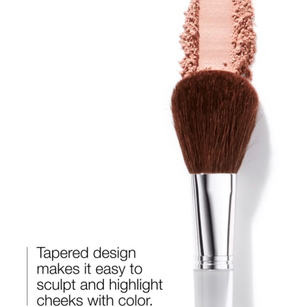 Clinique Blush Brush